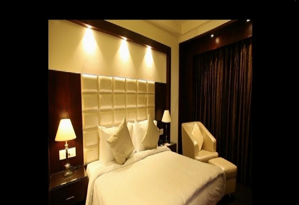 Hotel Vijay Intercontinental à Kanpur Extérieur photo