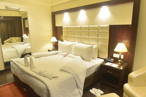 Hotel Vijay Intercontinental à Kanpur Extérieur photo